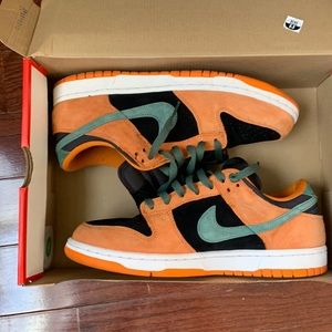 Nike dunk low SP       ceramic